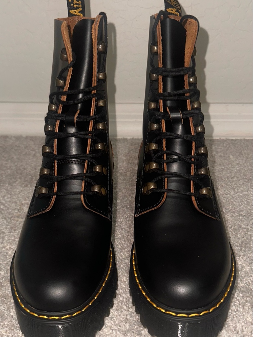 NWOT- Dr. Martens Leona Black Leather Platform Heeled Combat Boots Women’s 8